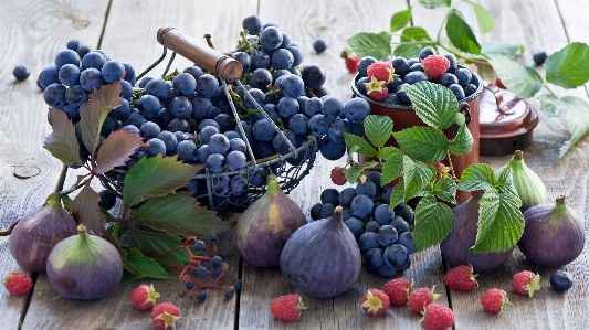 Fruits cutting morning nutrition Photo