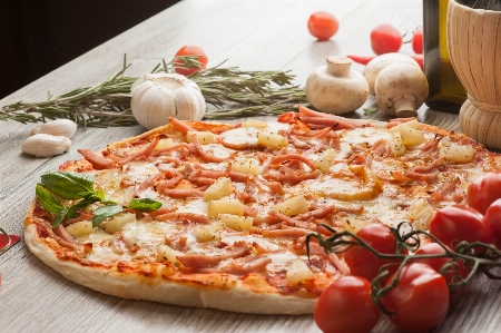 Pizza 食べ物 食器
 テーブル 写真