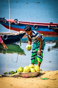 Foto Barco água plantar chapéu