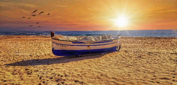 Boat sky cloud water Photo