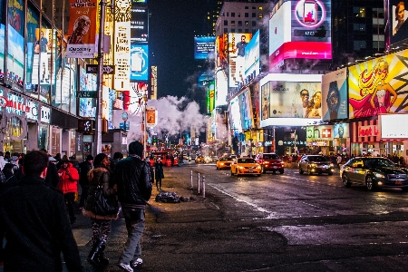 Fußgänger straße verkehr nacht Foto