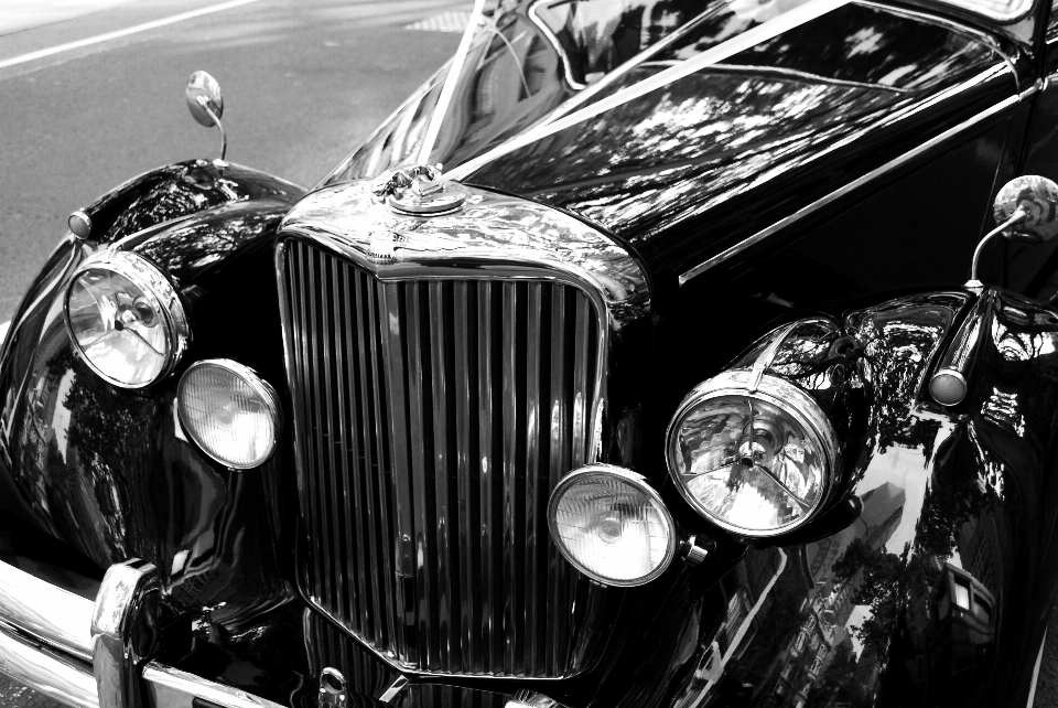 Noir et blanc
 voiture véhicule monochrome