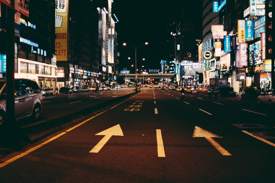 Fußgänger licht straße verkehr