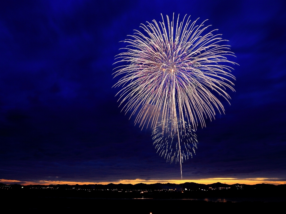 Notte ricreazione fuochi d'artificio evento