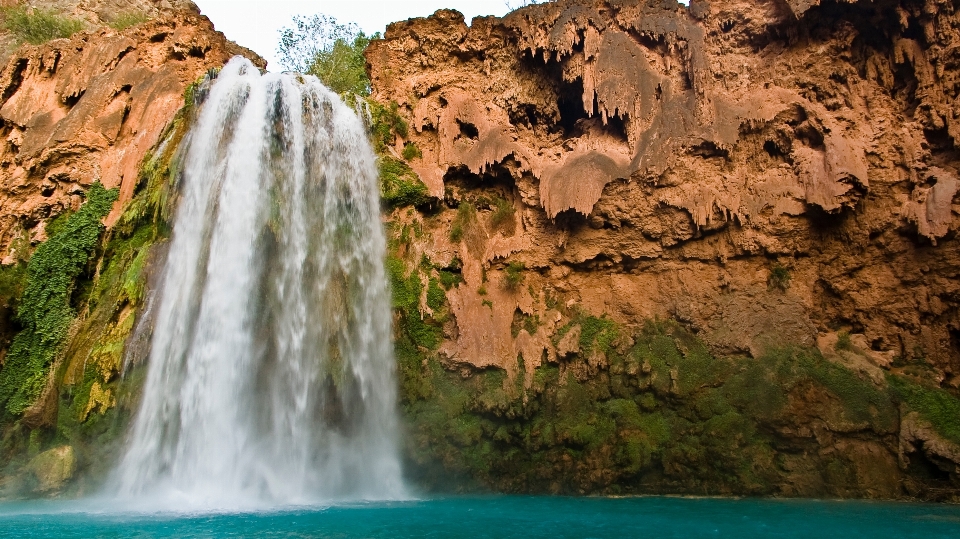 Eau rock cascade formation