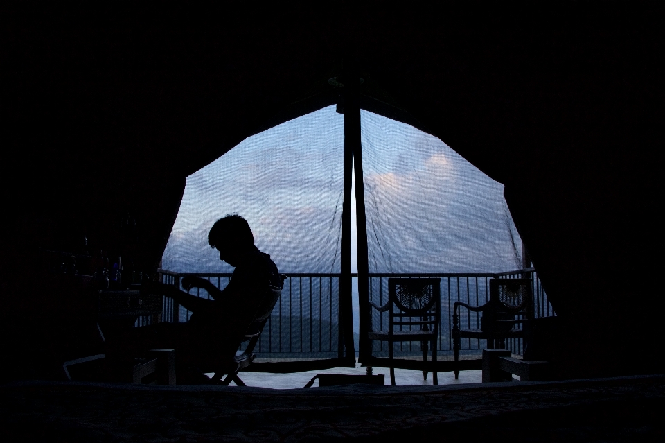 Silhouette personne lumière blanc