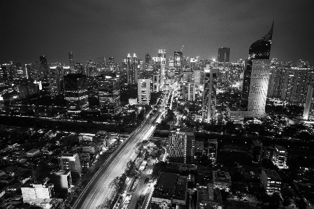 Foto Hitam dan putih
 putih kaki langit malam