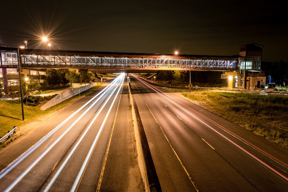 Light road bridge traffic