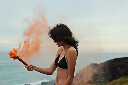 海 女の子 女性 日没 写真