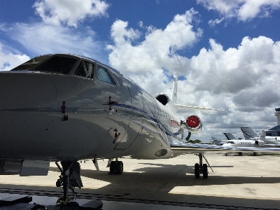 Foto Aereo veicolo compagnia aerea aviazione