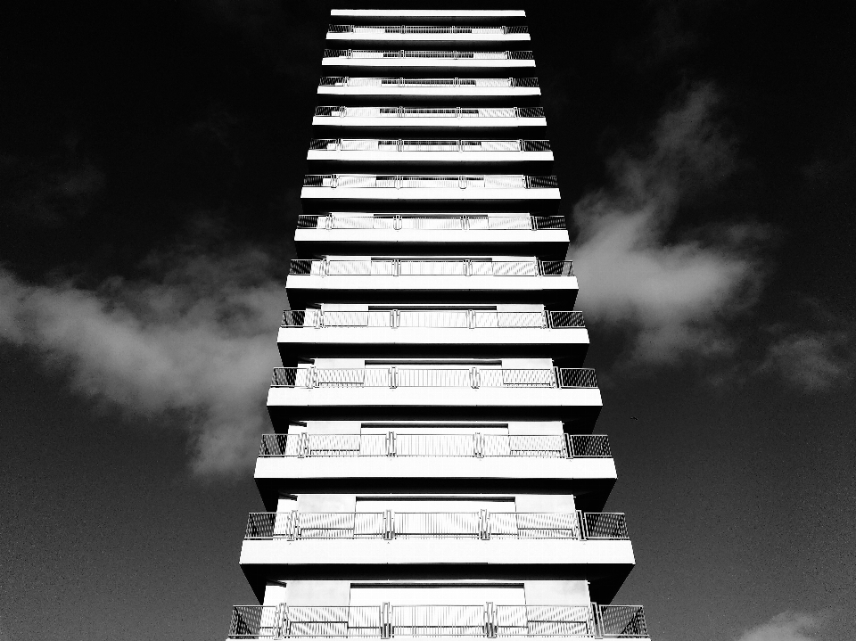 Noir et blanc
 architecture structure ciel