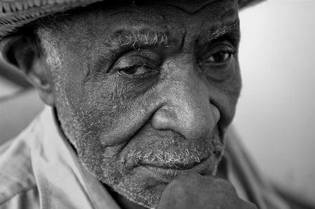 Foto Hombre persona en blanco y negro
 gente