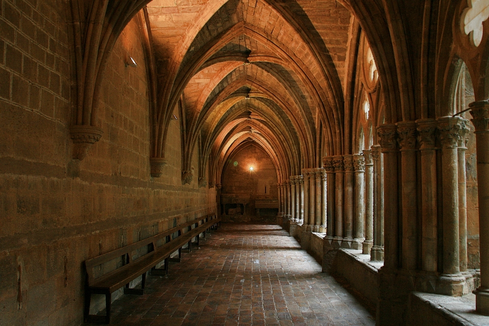 Architettura edificio arco cattedrale