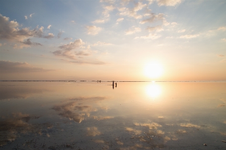 Foto Laut cakrawala awan langit