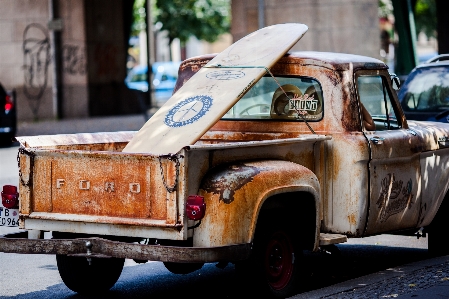 Foto Mobil karat truk kendaraan