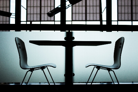 Foto Mesa preto e branco
 cadeira assento