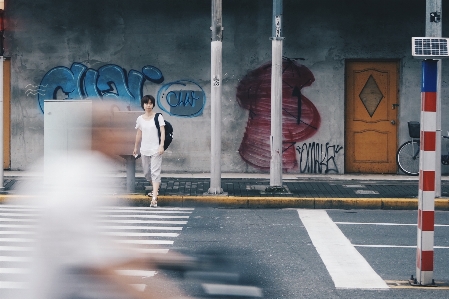 人 路 街道 穿越 照片