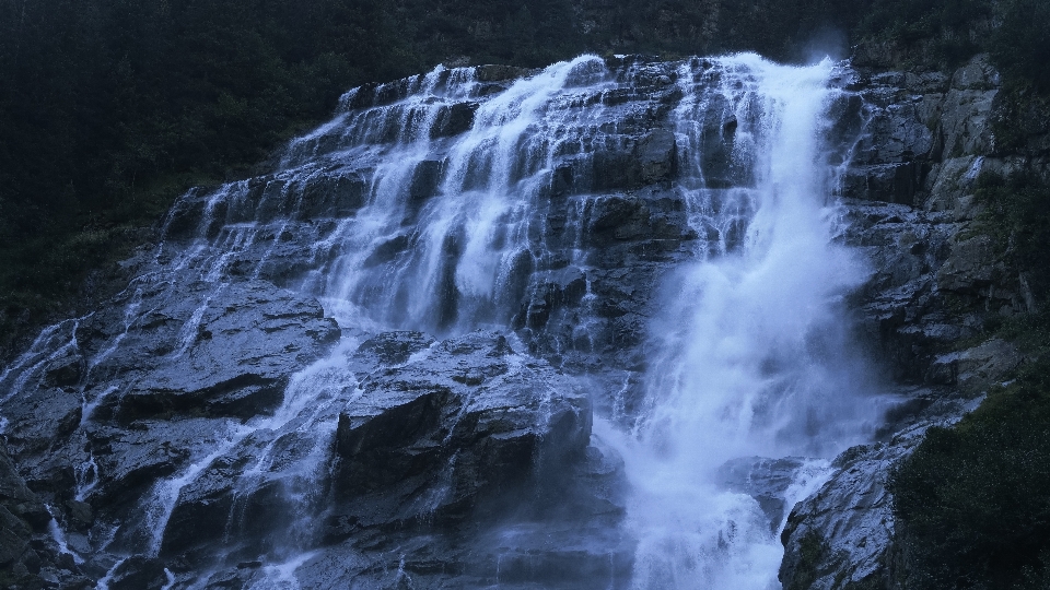 Acqua natura cascata stream