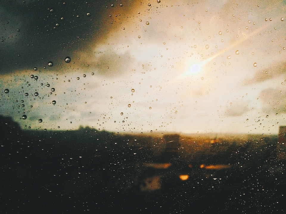 Eau lumière nuage ciel