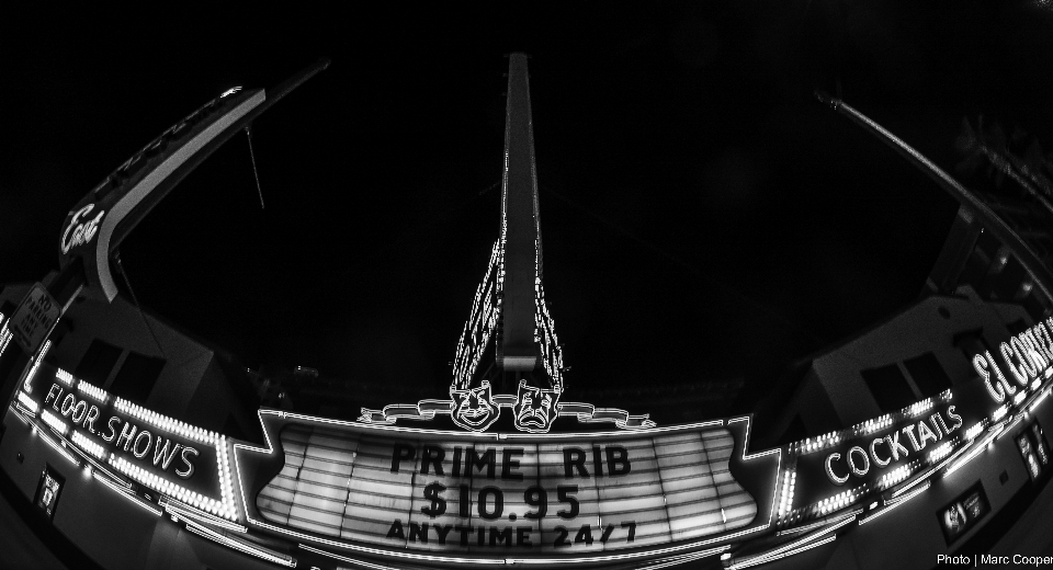 Noir et blanc
 rue voiture nuit