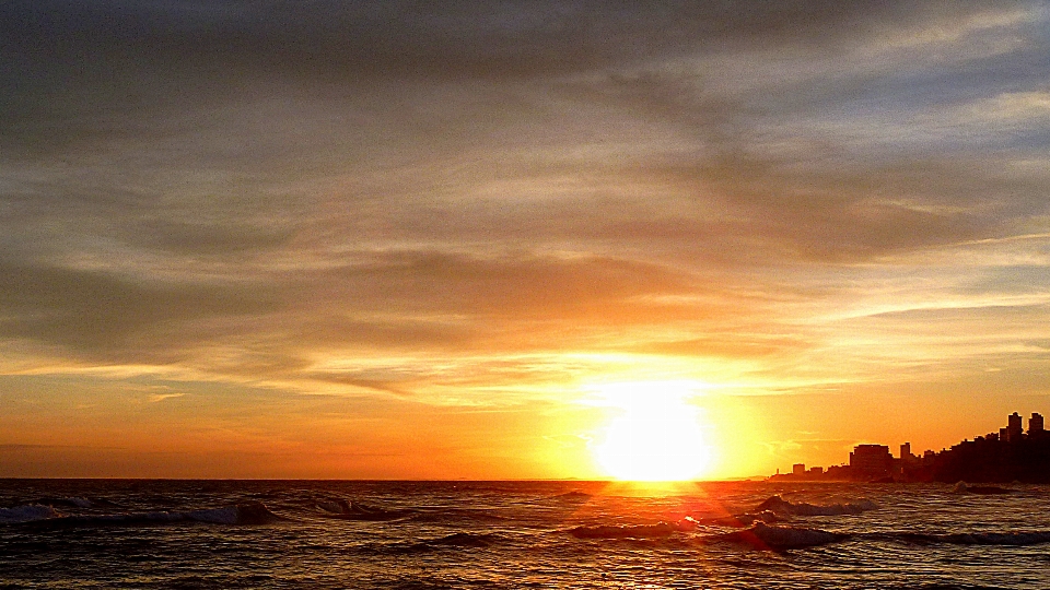 Praia mar costa oceano