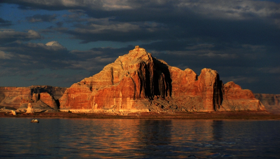 Paisagem mar costa rock