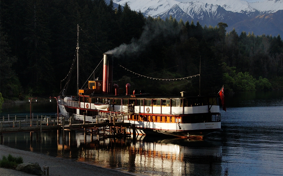 Sea water dock boat