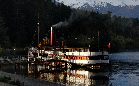 Sea water dock boat Photo