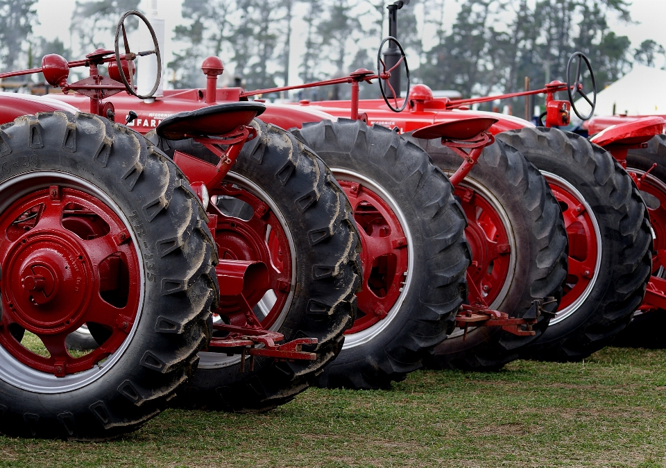 Tractor wheel red vehicle