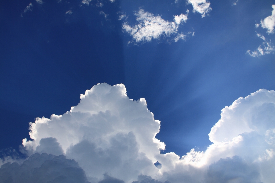 クラウド 空 日光 雰囲気