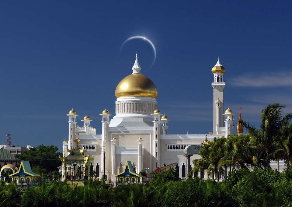 Mercu suar menara tengara tempat beribadah
