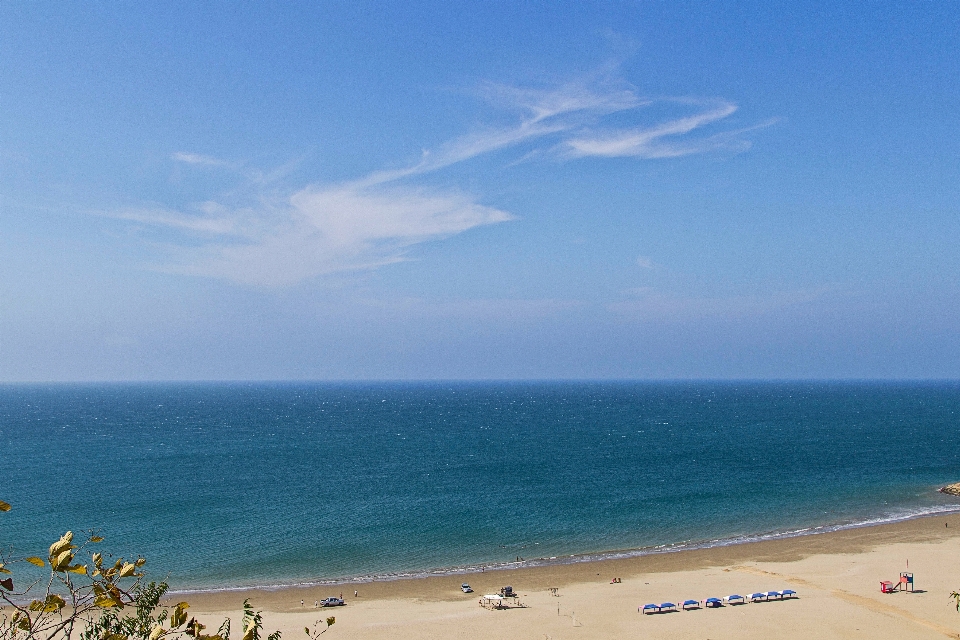 Spiaggia mare costa sabbia