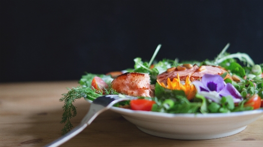 フォーク 皿 食事 食べ物 写真