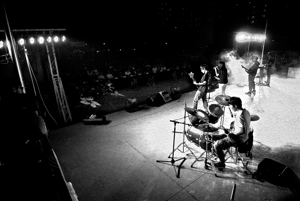 Música luz en blanco y negro
