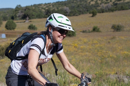 Foto Bicicleta vehículo equipo deportivo
 de montaña