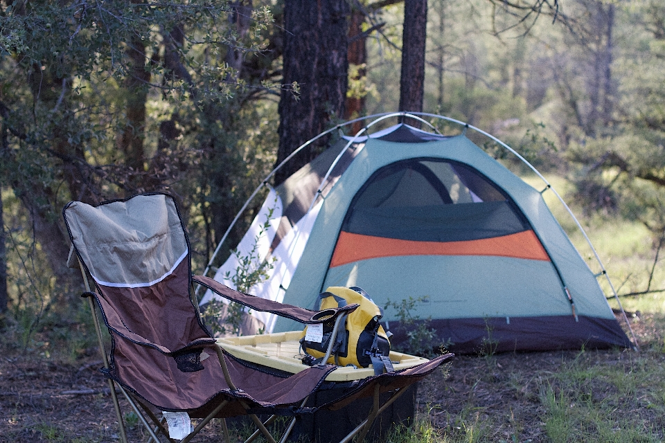 Recreation vehicle camping tent