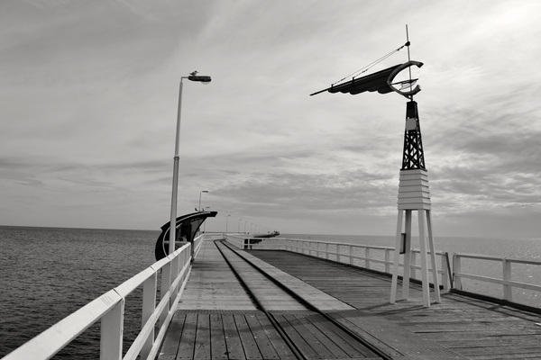 海 海岸 黒と白
 遊歩道 写真