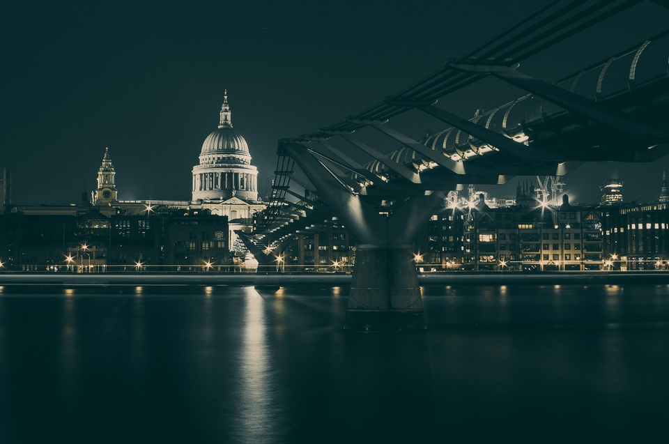 Eau horizon lumière pont