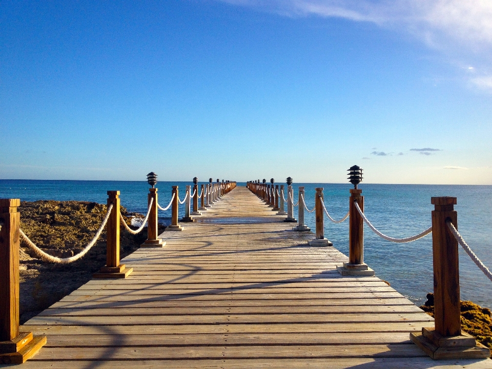 Praia mar costa areia