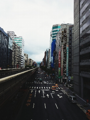 Foto Jalan kaki langit lalu lintas mobil