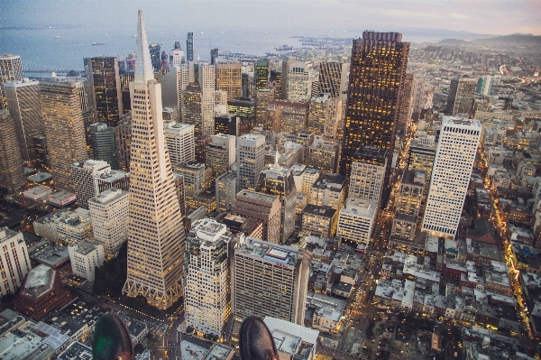 スカイライン 建物 街 超高層ビル 写真