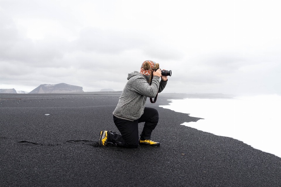 Homem água câmera fotógrafo